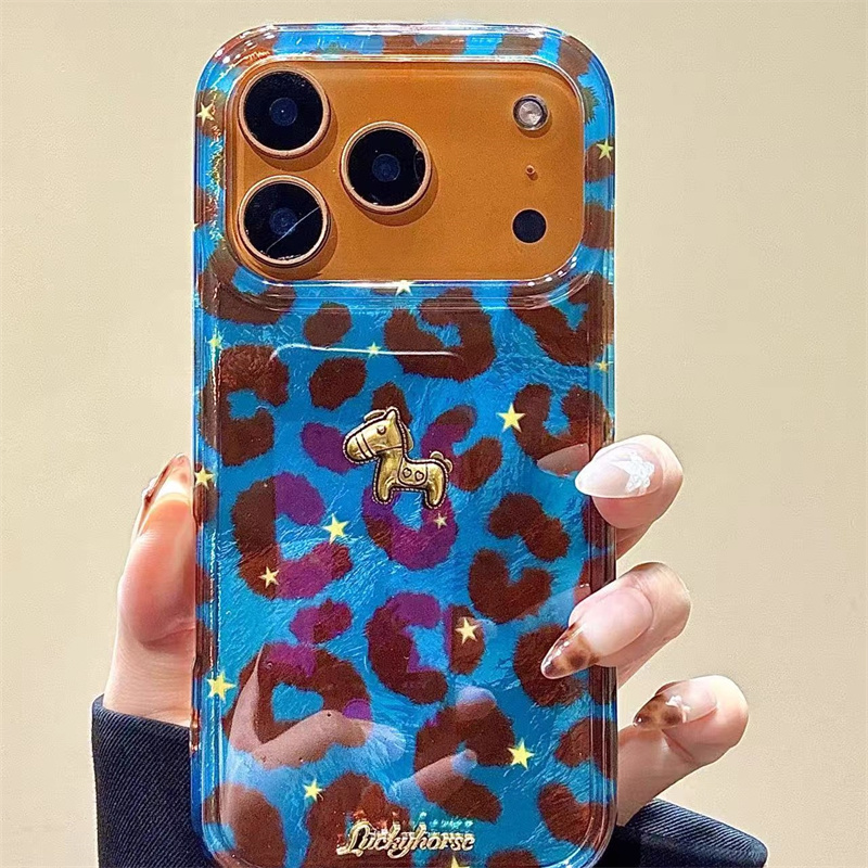 Phone Accessories Background - Handyhülle mit Blaufolie-Muster, Leopardenprint und 3D-Pony-Accessoires